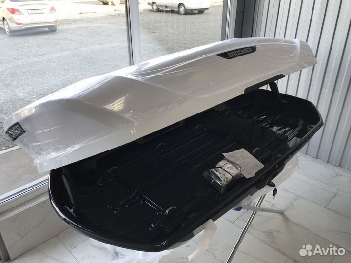 Автобокс Broomer Venture(L) Белый глянец 430л