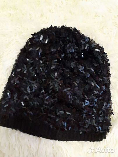 Стильная шапка в пайетках и берет с шарфом