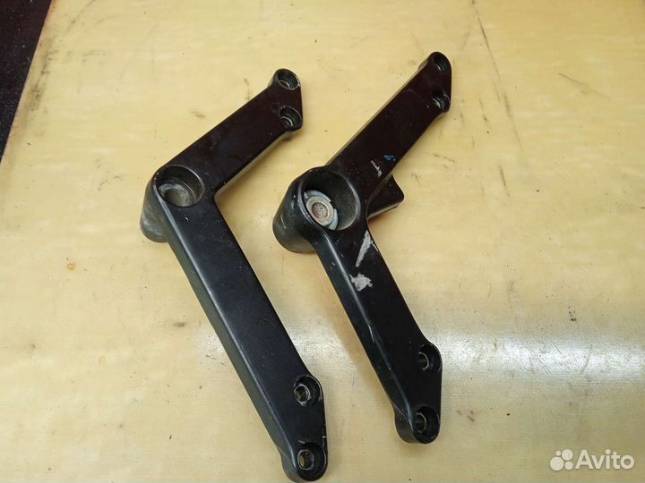 Suzuki DL 650 V-Strom 2007. Крепления двигателя