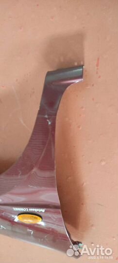 Крыло переднее правое mazda gemio 1998год выпуска