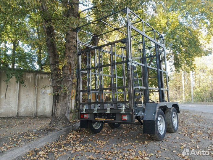 Прицеп - коневоз новый