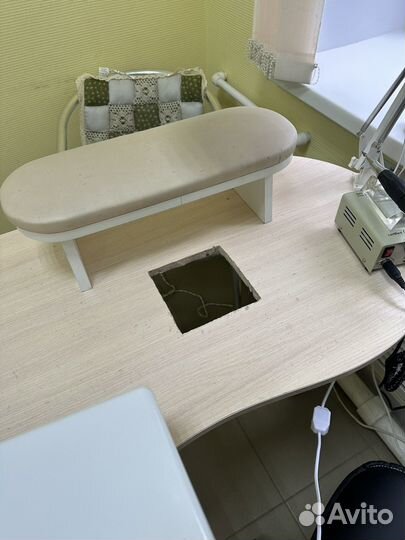 Массажная кушетка/стол для маникюра