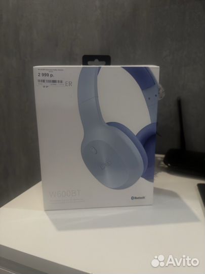 Продаются наушники edifier голубые (W600вт)
