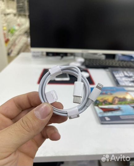 Зарядка на iPhone шнур
