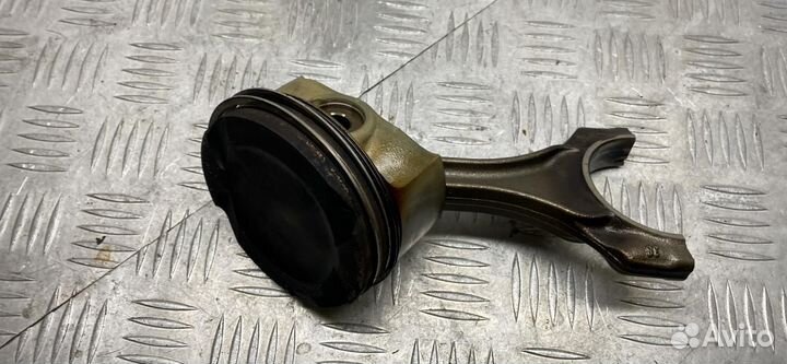 Поршень BMW 5 F10/F11/GT F07 F10 2013 11257613626