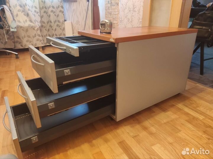 Тумба под инструмент