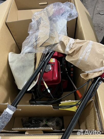 Снегоуборщик Honda HSS 655 k1 ET Новый