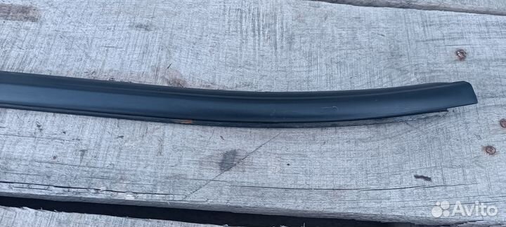 Уплотнитель переднего правого стекла Киа Церато 2