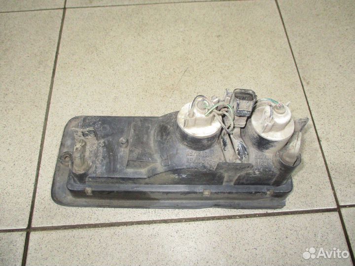 Фонарь задний в бампер правый Mitsubishi Pajero 2