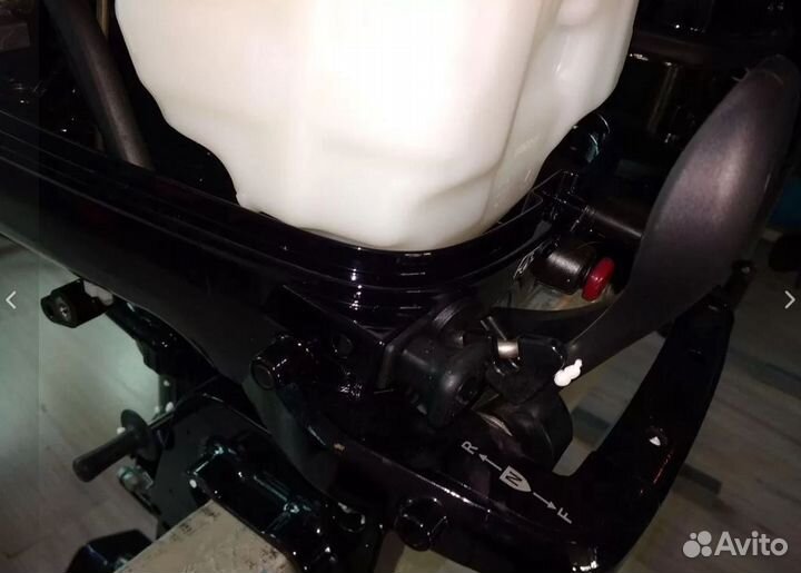 Лодочный мотор Tohatsu MFS 5 DS витринный