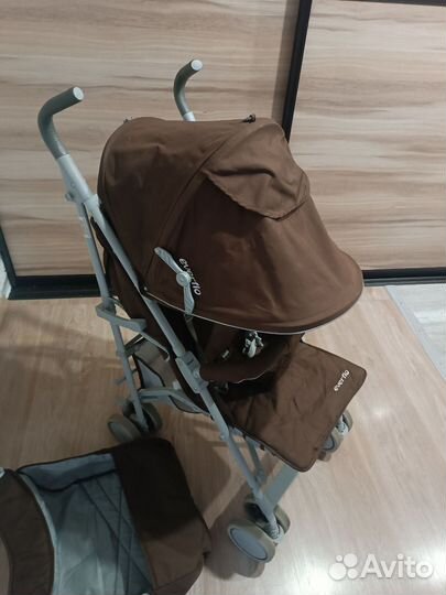 Прогулочная коляска трость