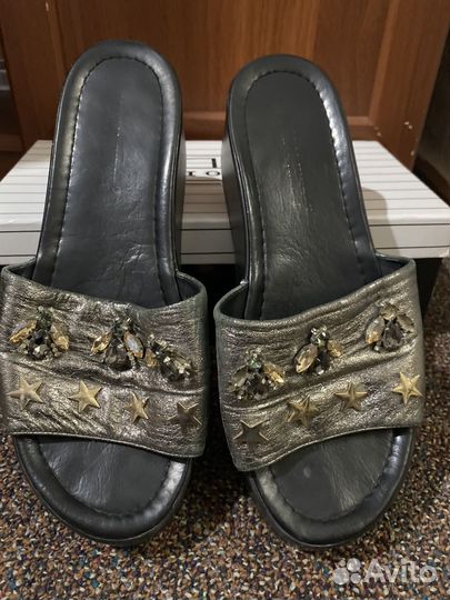 Женская обувь