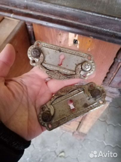 Комод старинный деревянный. Лот 2