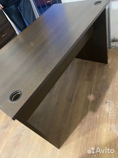 Письменный стол