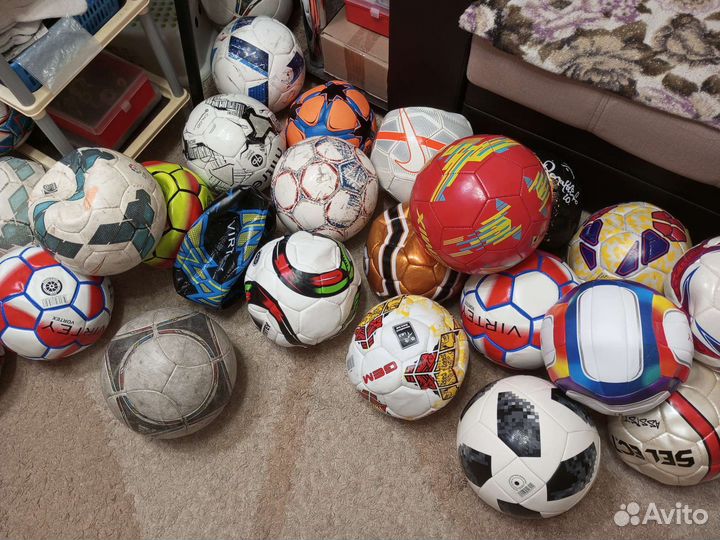 Футбольные мячи