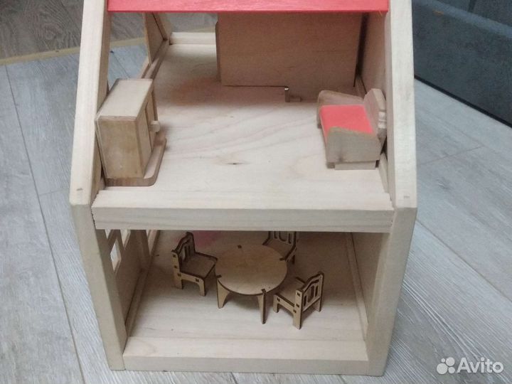 Домик кукольный