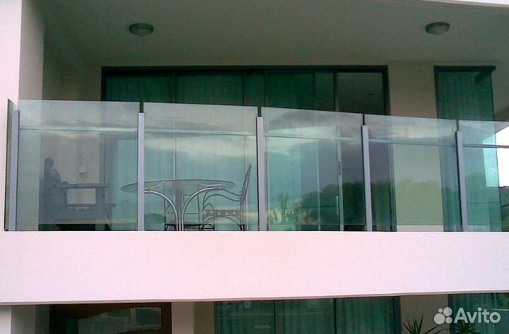 Ограждение для балкона из стекла