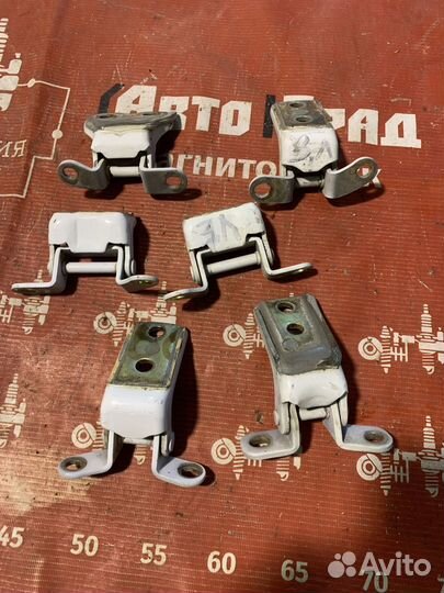 Комплект петель двери BYD F3