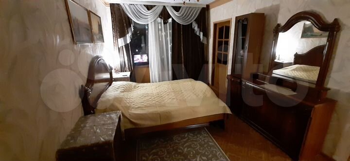 2-к. квартира, 57 м², 2/4 эт.