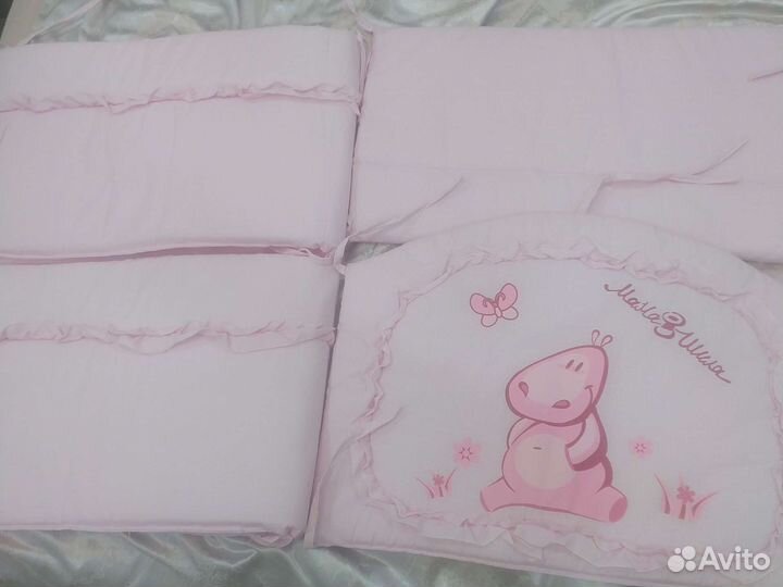 Продаю бортики в детскую кроватку в отличном состо