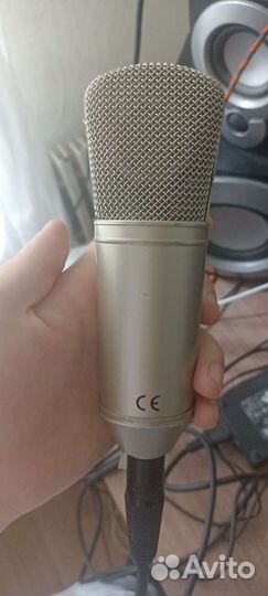 Микрофон студийный behringer b1