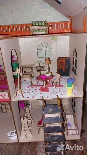 Кукольный домик с мебелью деревянный