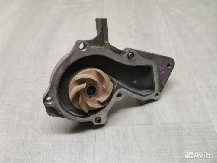 Насос водяной Помпа Ford Fusion 1.6 fyja 2007
