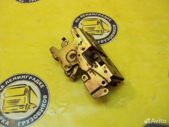 Замок двери правой 9737200835 mercedes-benz, axor