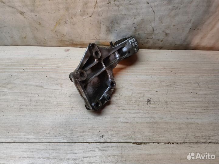 Кронштейн промежуточного вала Peugeot 206