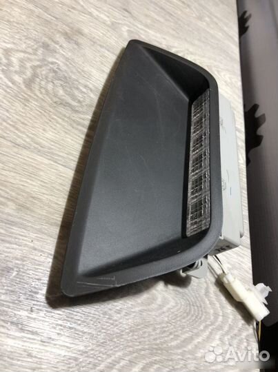 Стоп сигнал Nissan Almera G15