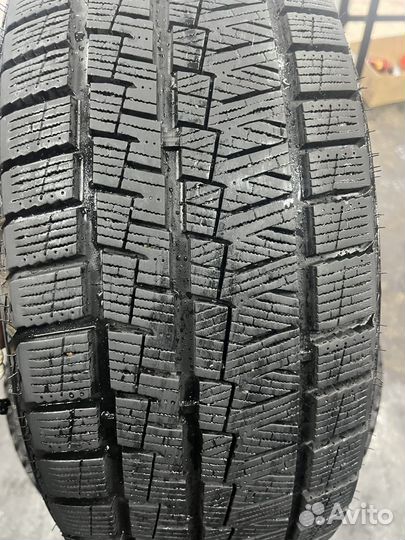 Habilead SnowShoes AW33 215/55 R17 94H