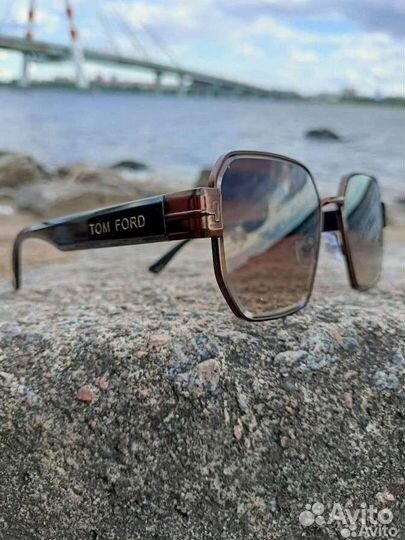 Очки солнцезащитные женские