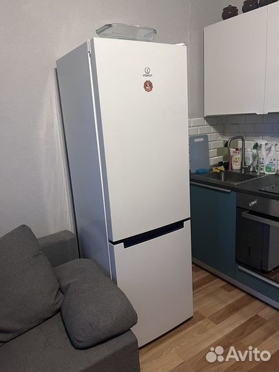 Холодильник indesit