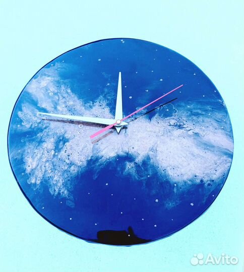 Часы настенные из эпоксидной смолы