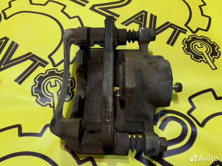 Суппорт передний левый Honda Cr-V RD1 B20B 2000