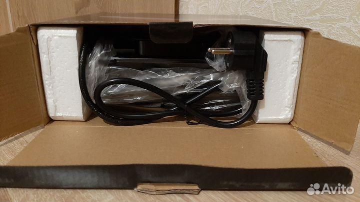 Электрическая вафельница новая