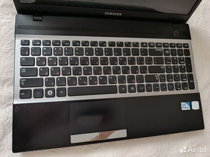 Ноутбук Samsung NP305V5A