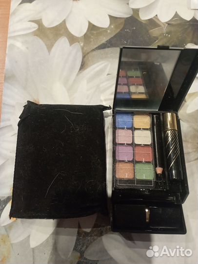 Тени для век