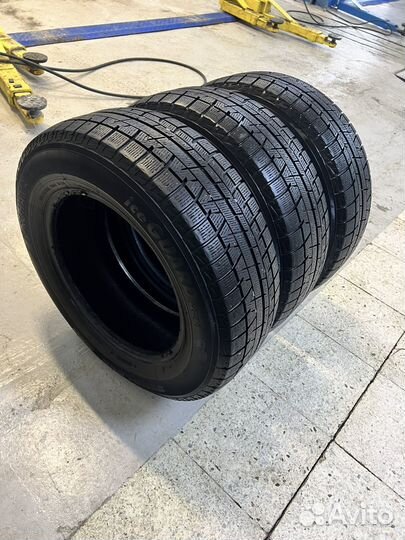 Yokohama Ice Guard IG50 215/65 R16