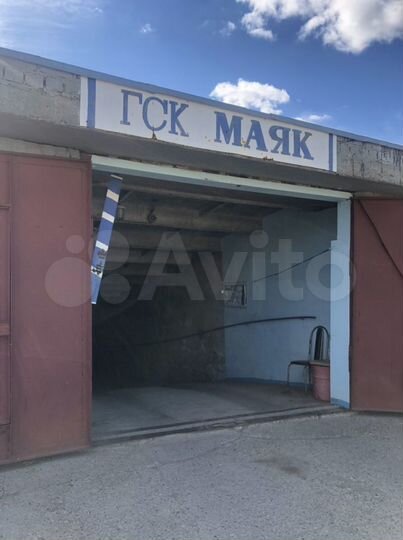 Гараж, > 30 м²