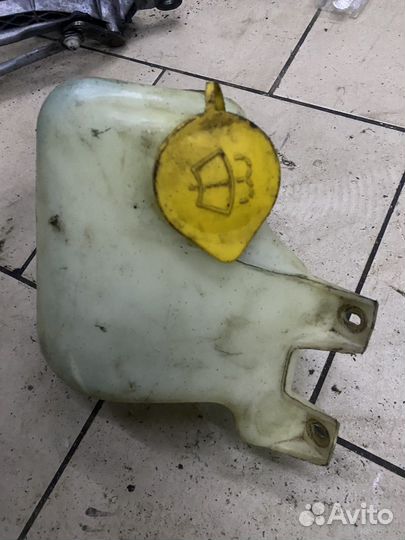 Бачок омывателя subaru impreza g10 96-00