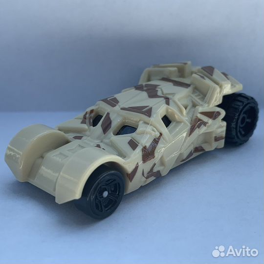 Машинки Hot Wheels Batmobile 1:64