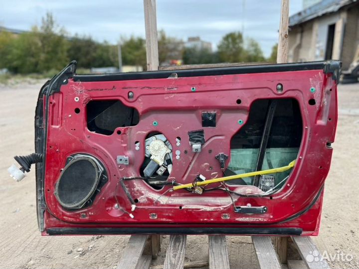 Дверь передняя правая Dodge Challenger