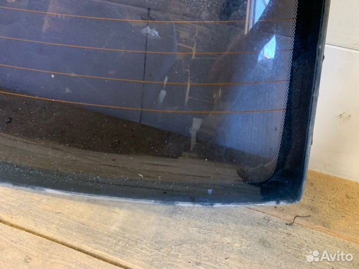 Стекло заднее Mitsubishi Lancer 8 CB 1.3 4G13 2000