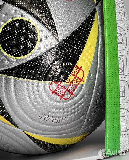Футбольный мяч adidas