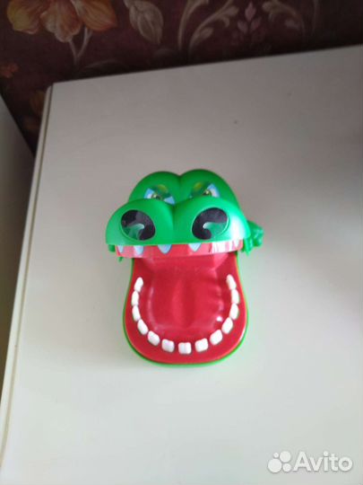 Игрушка крокодил
