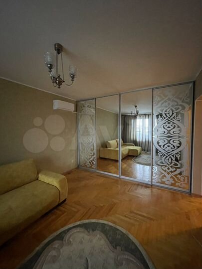2-к. квартира, 54 м², 2/5 эт.