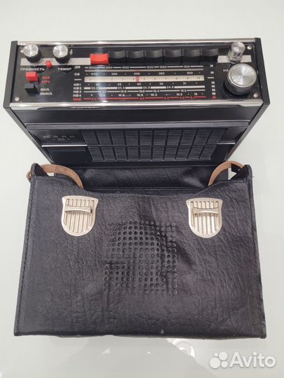 Военный радиоприемник Маяк-2