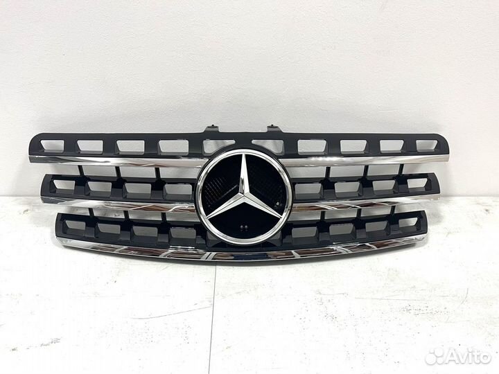 Решетка радиатора Mercedes w164 ML рестайлинг черн