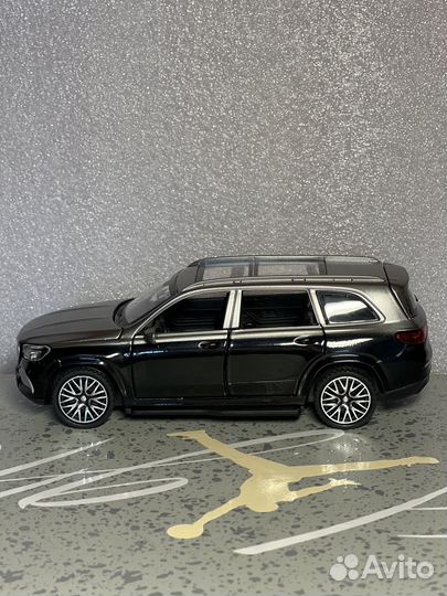 Металлическая машинка Mercedes-benz GLS 1:32